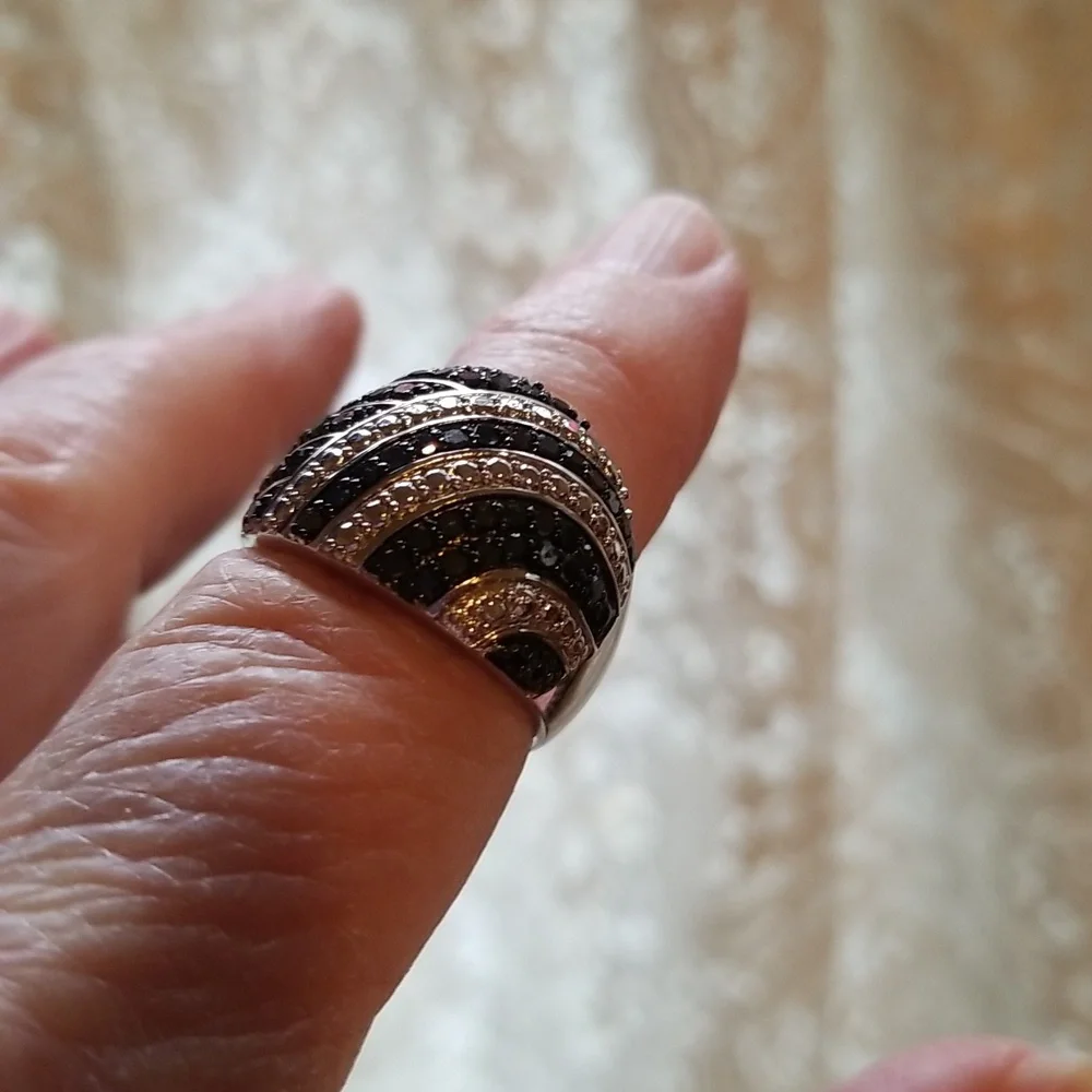 Silver ring with Diamonds - Picture 9 of 11